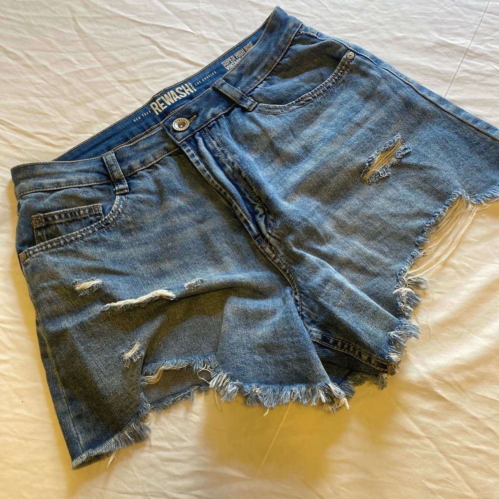 Woman’s hi rise jean shorts size 9/29 by Rewash